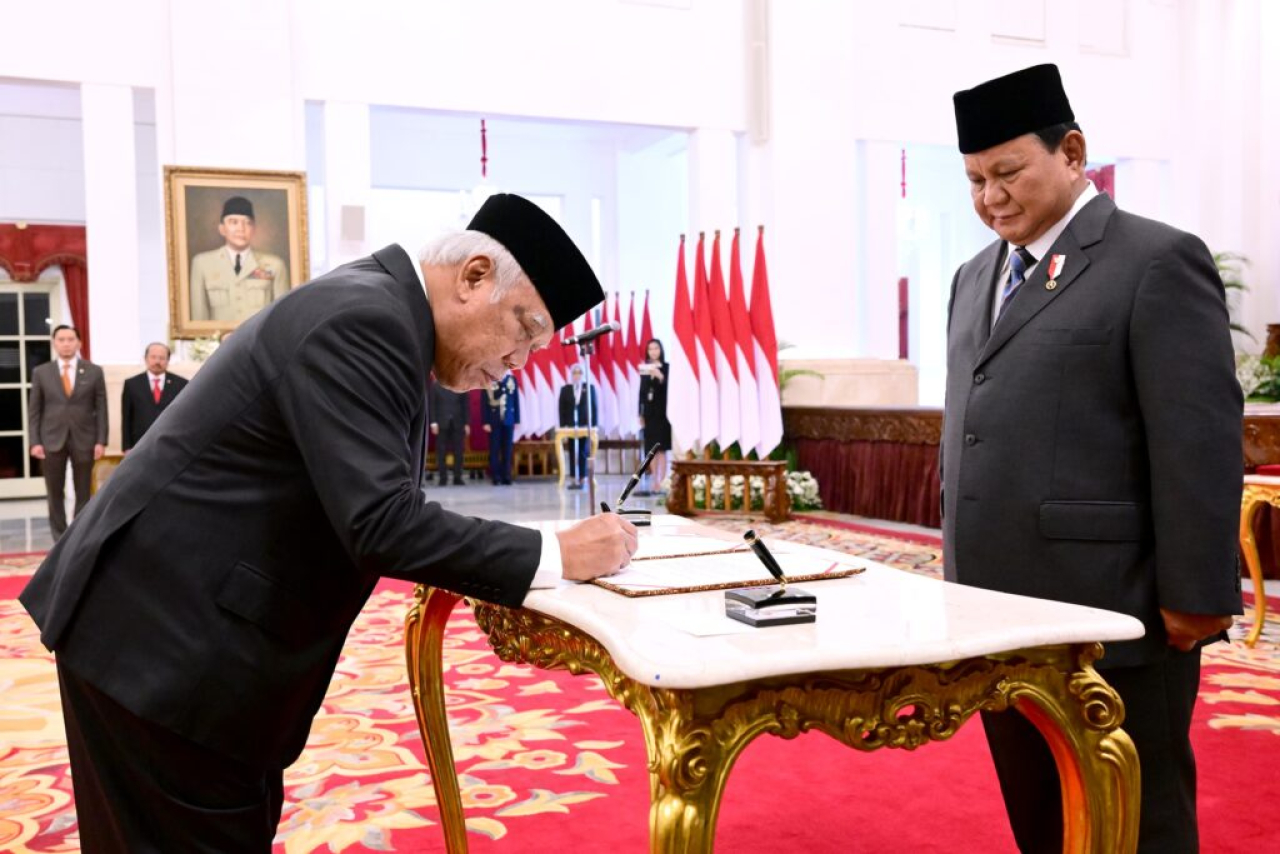 Presiden Prabowo Subianto secara resmi melantik Basuki Hadimuljono sebagai Kepala Otorita Ibu Kota Nusantara (OIKN), Selasa (05/11/2024), di Istana Negara, Jakarta. (Foto: BPMI Setpres/ Muchlis Jr)