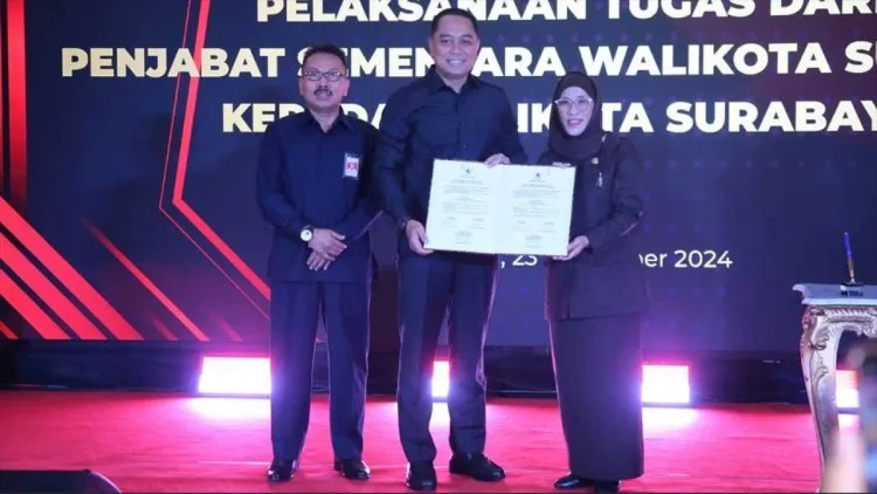 Eri Cahyadi dan Restu Novi Widiani