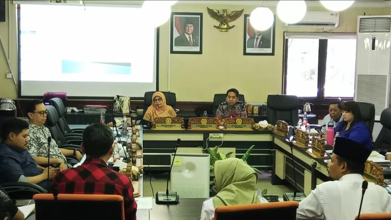 Hearing penghuni apartemen Bale Hinggil di Komisi C DPRD Surabaya
