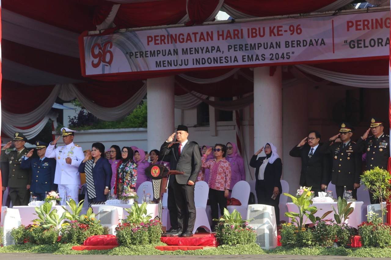 Pemkot Surabaya menggelar Upacara Peringatan Hari Bela Negara (HBN) ke-76