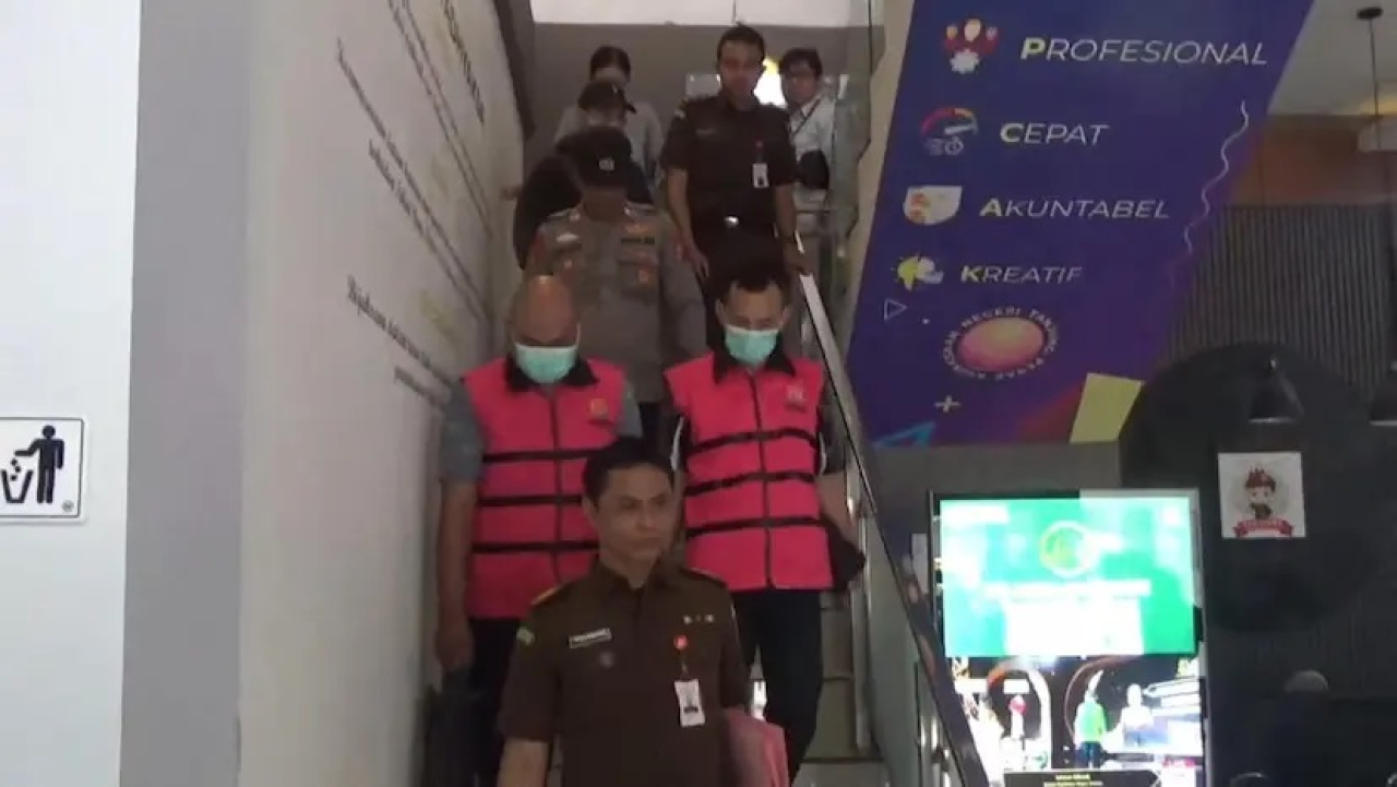 Dua pejabat PD Pasar Surya ditahan Kejaksaan Negeri Tanjung Perak (Foto: IST)