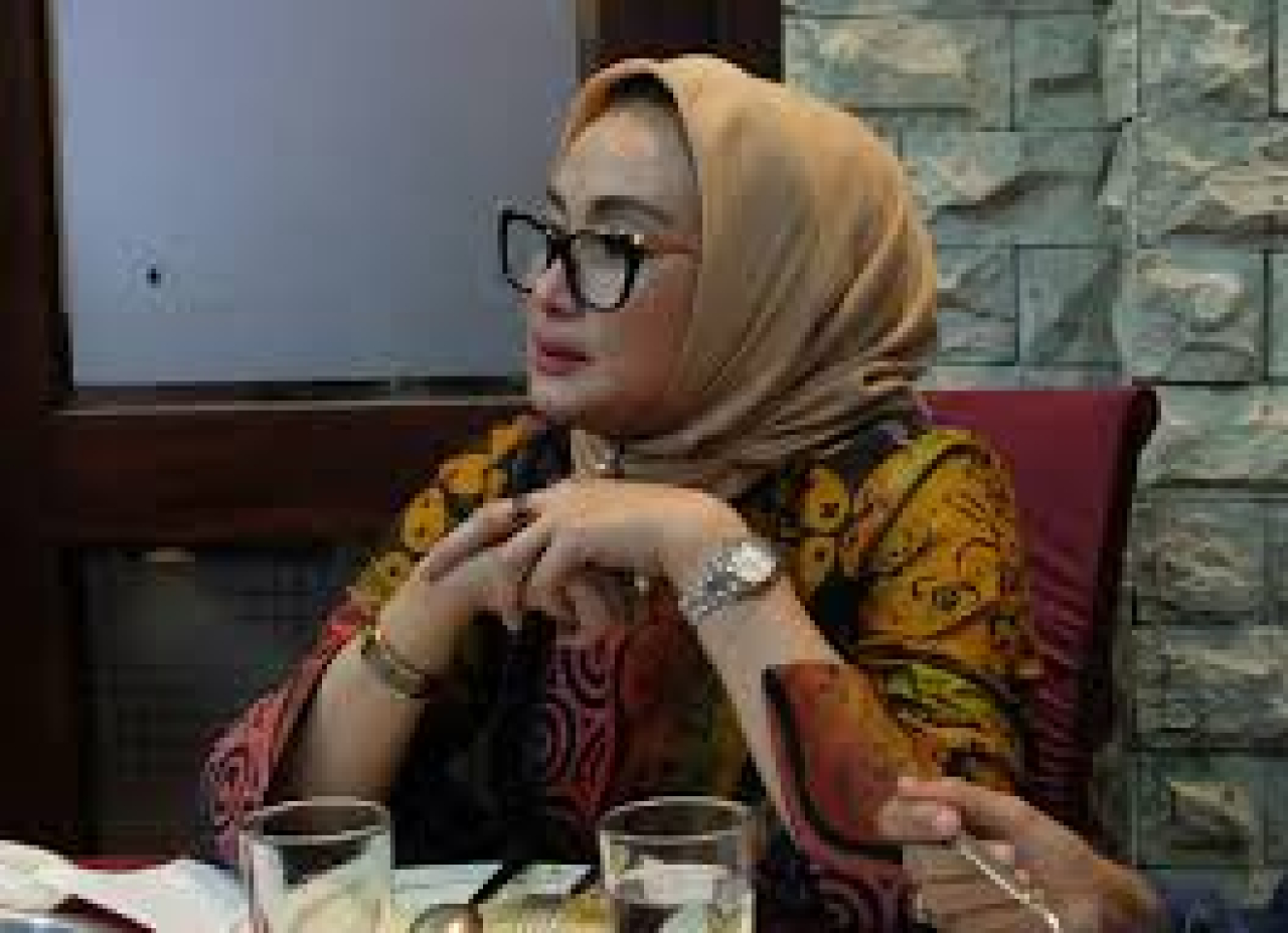 Anggota Komisi IX DPR RI, Dra. Lucy Kurniasari