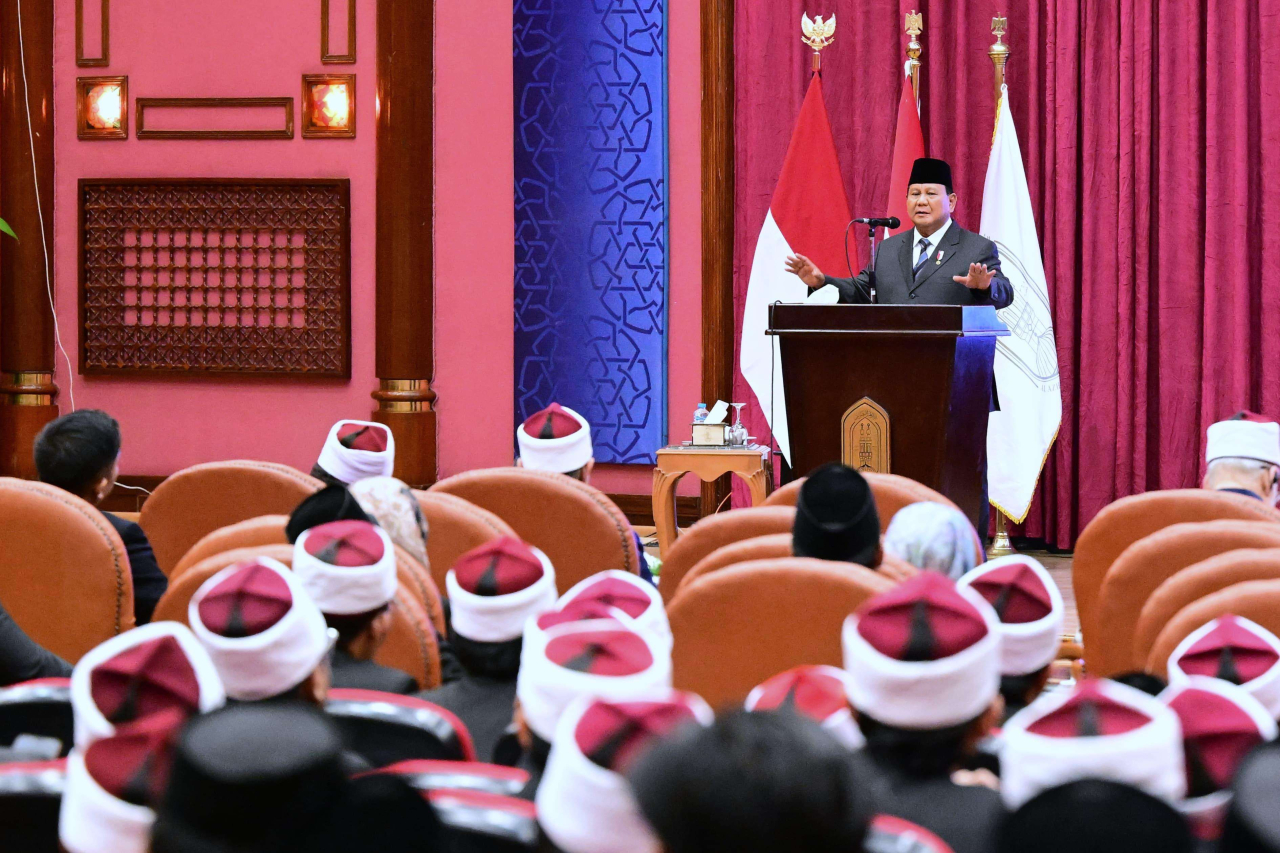 Presiden Prabowo Subianto menyampaikan pidato di hadapan para mahasiswa Indonesia di Gedung Al-Azhar Conference Center, Universitas Al-Azhar, Kairo, Mesir, Rabu (18/12/2024) (Foto: Biro Pers Setpres)