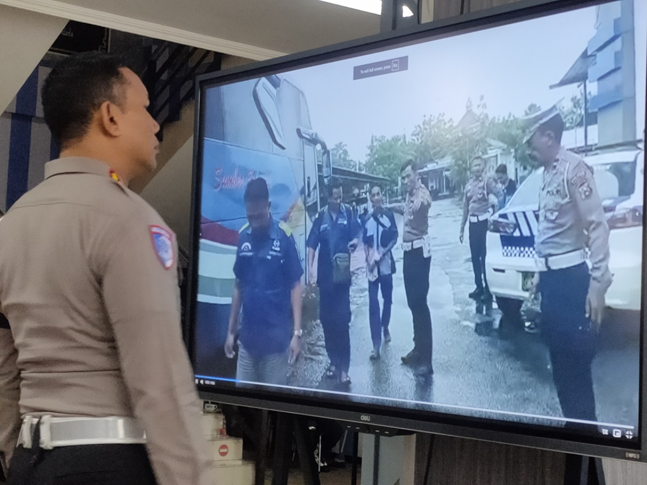 Sopir ugal ugalan di jalan yang viral di media sosial diamankan Ditlantas Polda Jatim