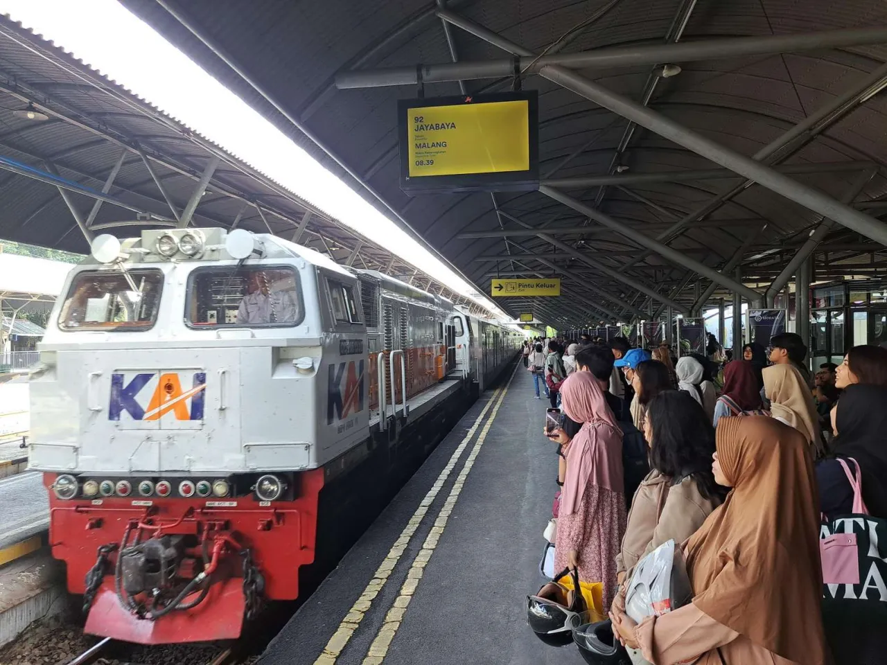 Mudik Lebaran 2025, KAI Daop 8 Surabaya Buka Tiket Tambahan Kereta Api, Ini Dia Daftarnya