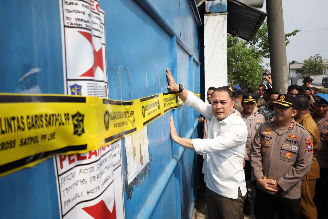 Tak Miliki Izin TDG, Pemkot Surabaya Segel Gudang Sentoso Seal Milik Jan Hwa Diana