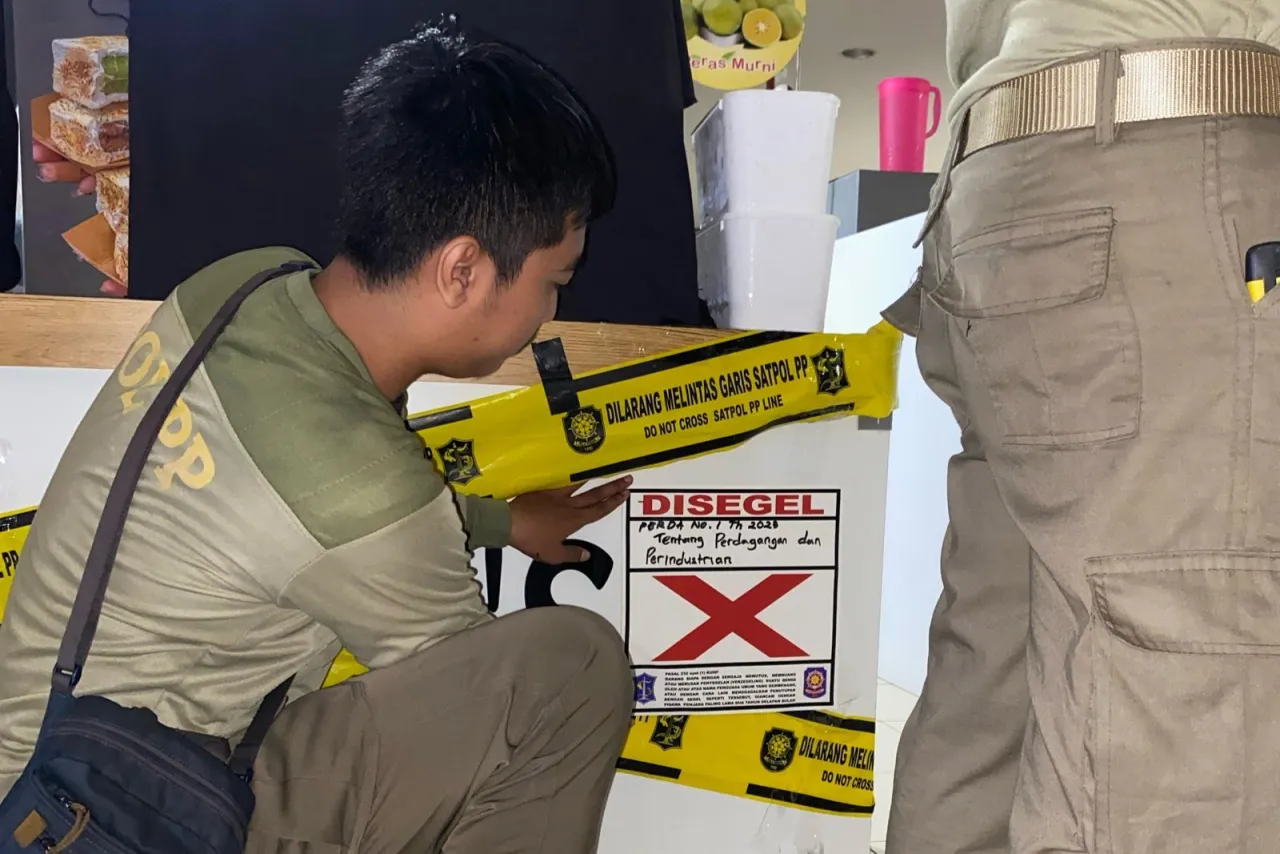 Viral Es Krim Mengandung Alkohol di Surabaya, Satpol PP Segel Stan dan Panggil Pemiliknya