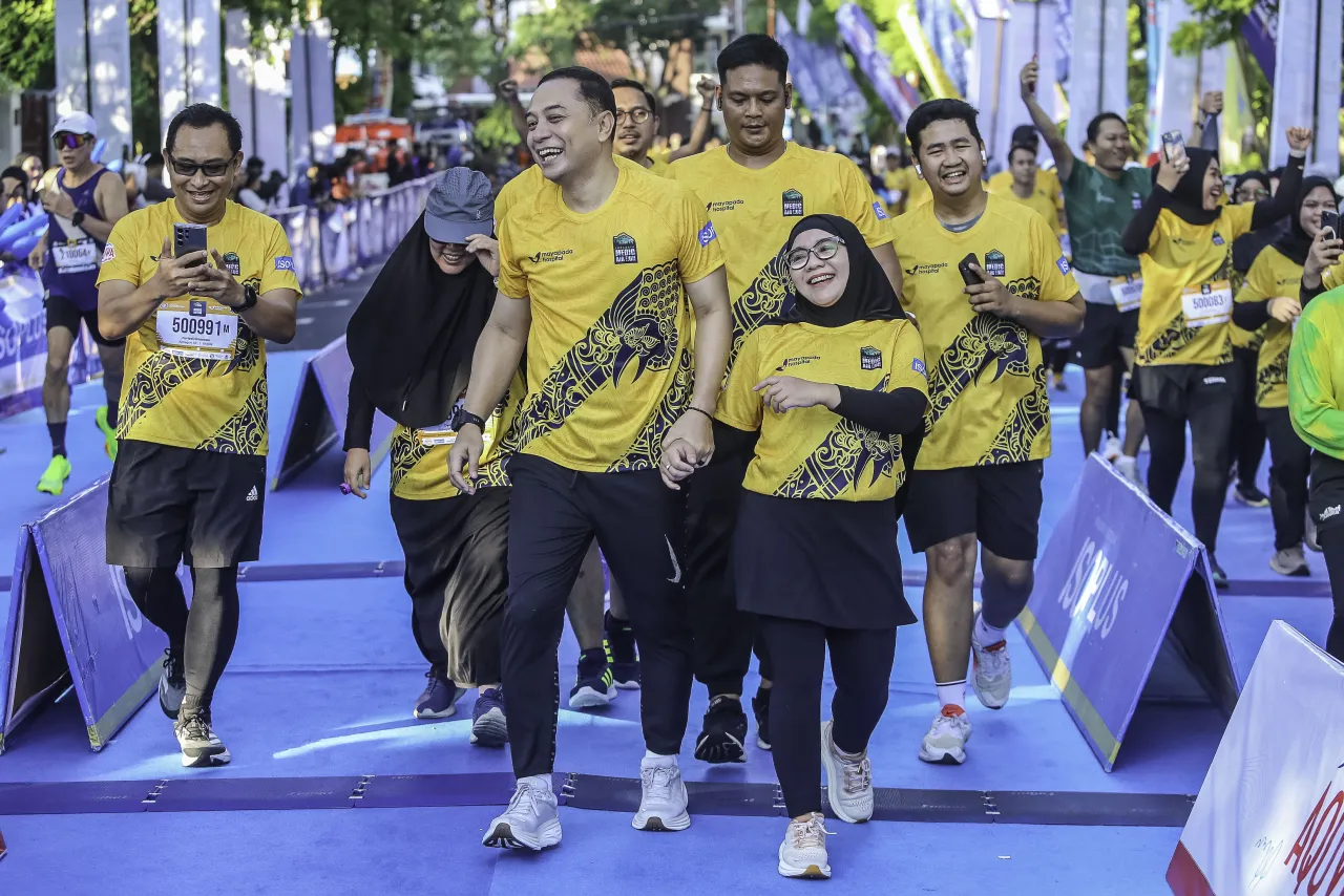 Semarakkan HJKS ke-732, 4.600 Pelari Ramaikan Surabaya Medic Air Run 2025