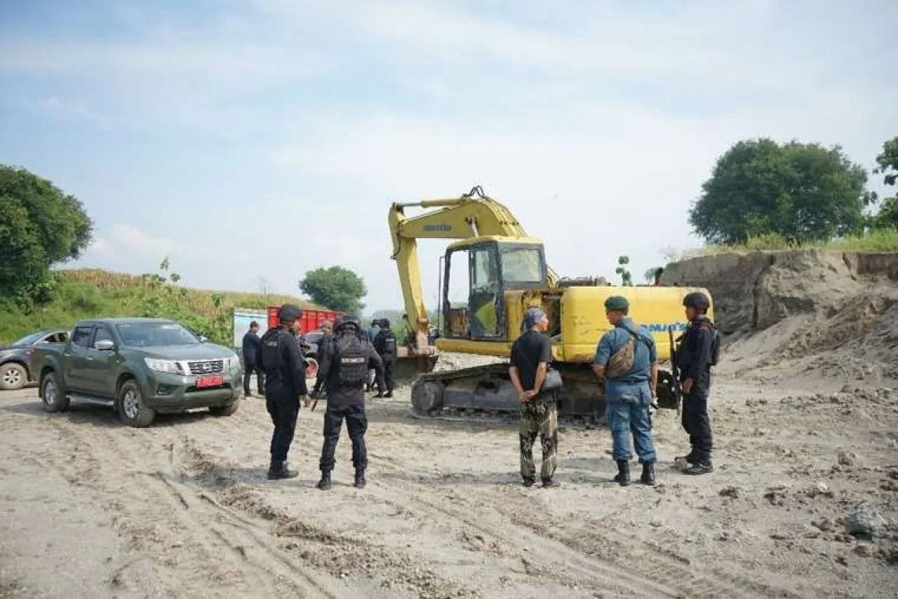 Kemenhut Hentikan Pertambangan Ilegal Dua Lokasi di Jawa Timur