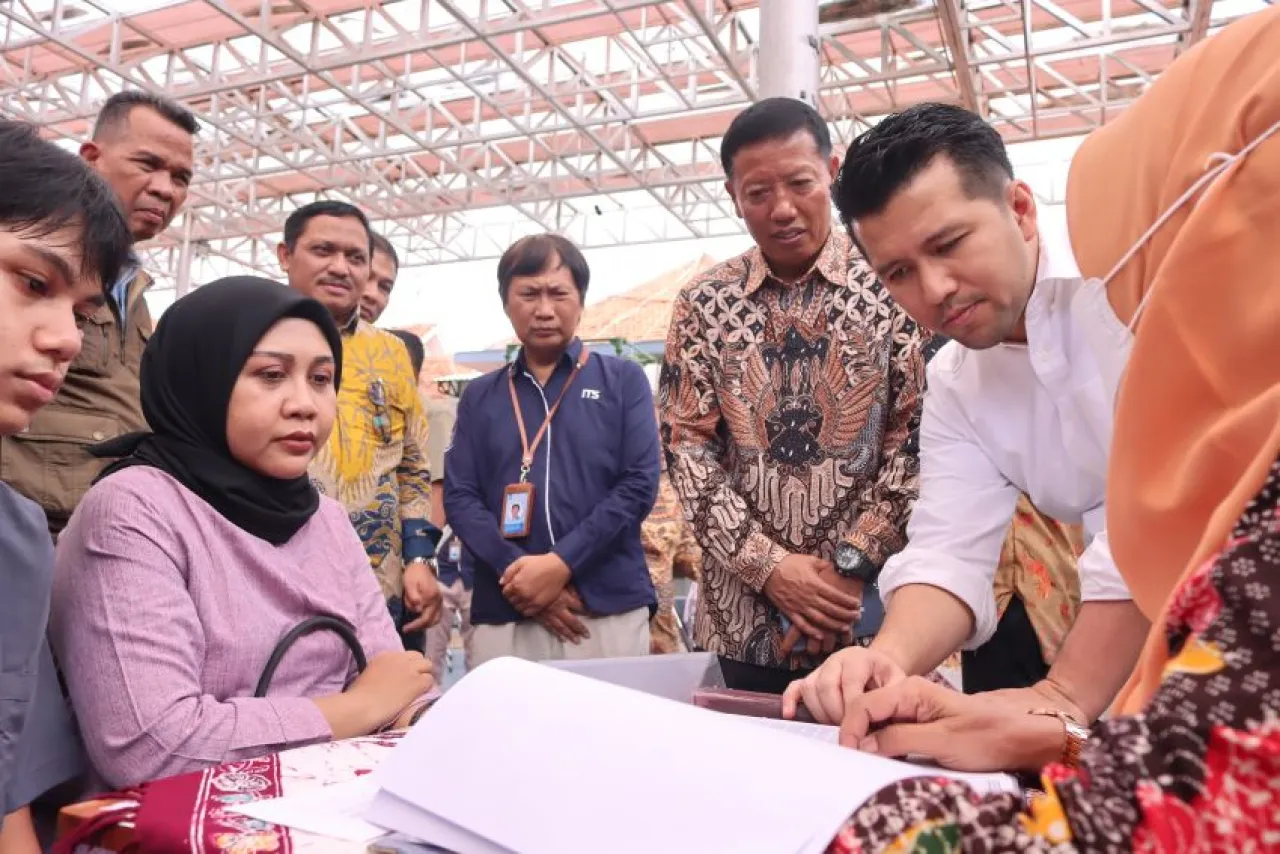 TInjau Proses SPMB SMA/SMK, Emil Dardak Komitmen Tingkatkan Pelayanan Terbaik