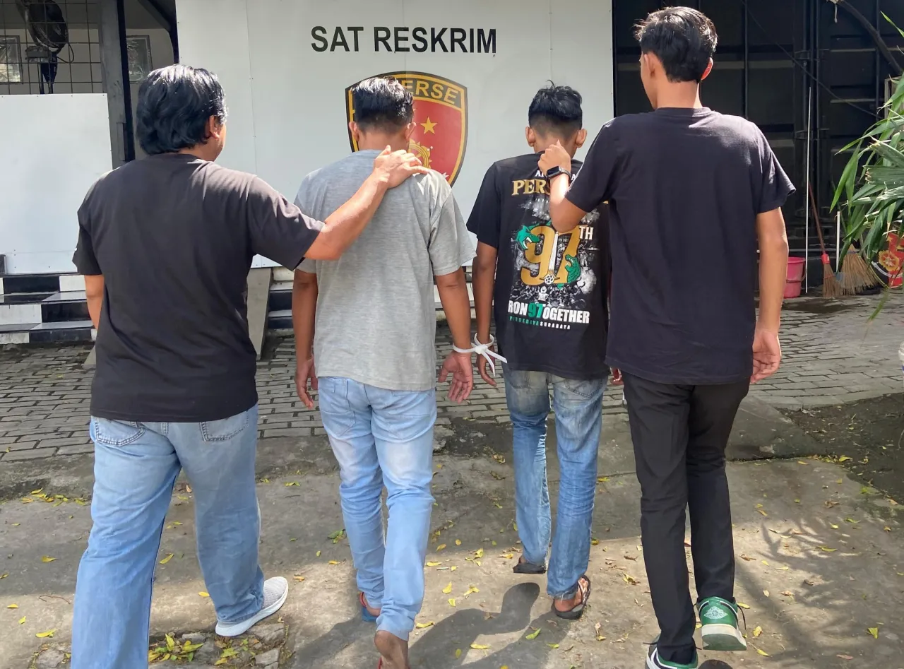 Satreskrim Polres Tanjung Perak Tangkap Dua Terduga Admin Grup Gay Khusus Surabaya