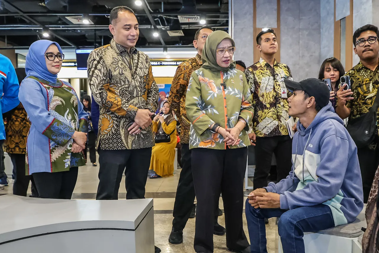 Kunjungi MPP Siola dan Puskemas Tambakrejo Surabaya, MenPAN-RB Puji Transformasi Layanan Publik