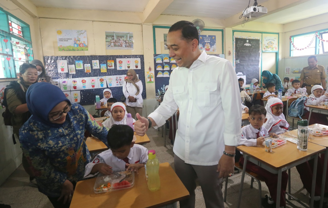 Eri Cahyadi memantau program MBG