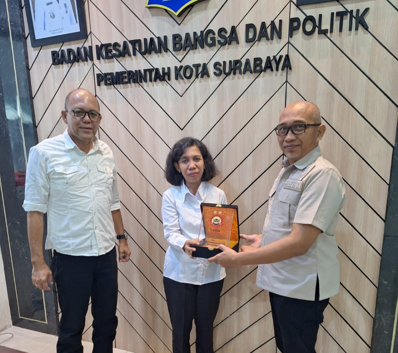 Kepala Bakesbangpol Kota Surabaya, Maria Theresia Ekawati Rahayu