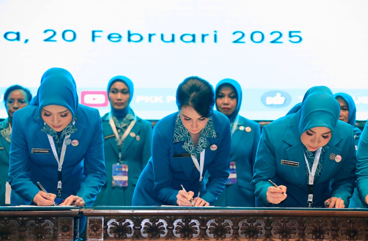 Arumi Bachsin Emil Dardak saat prosesi pelantikan sebagai Ketua TP PKK Prov Jatim Masa Bhakti 2025-2030 di Jakarta, Jumat (21/2/2025). Foto: dok.humasjatim