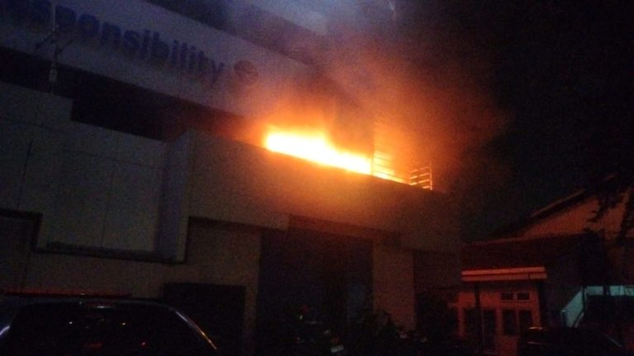 Kebakaran Dishub Jatim. (Foto: IST)