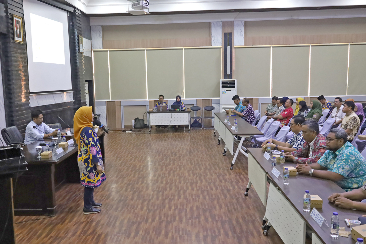 Sosialisasi aplikasi SiJaka di Kantor Bappedalitbang Surabaya