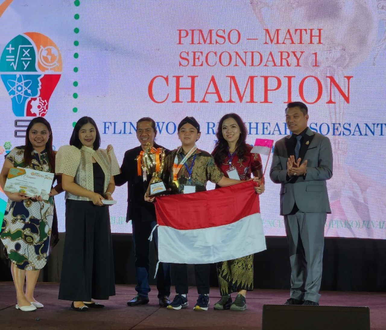 Siswa SMP Xin Zhong Secondary Surabaya, Flintwood Richheart Soesanto meraih juara di ajang Philippine International Mathematical Science Olympiad (PIMSO) 2025.