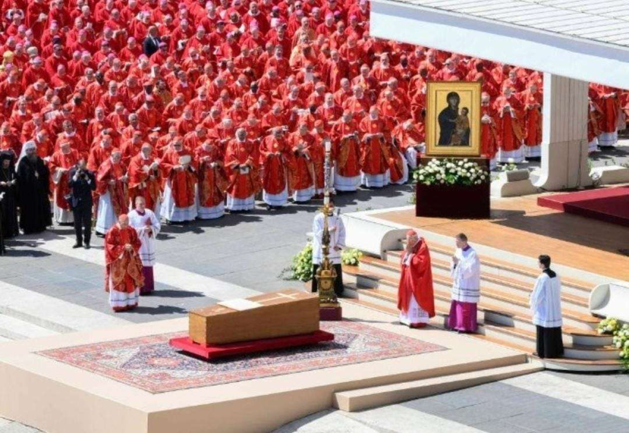 Upacara pemakaman Paus Fransiskus, Sabtu (26/4/2025) (Foto: Instagram - @vaticannews)