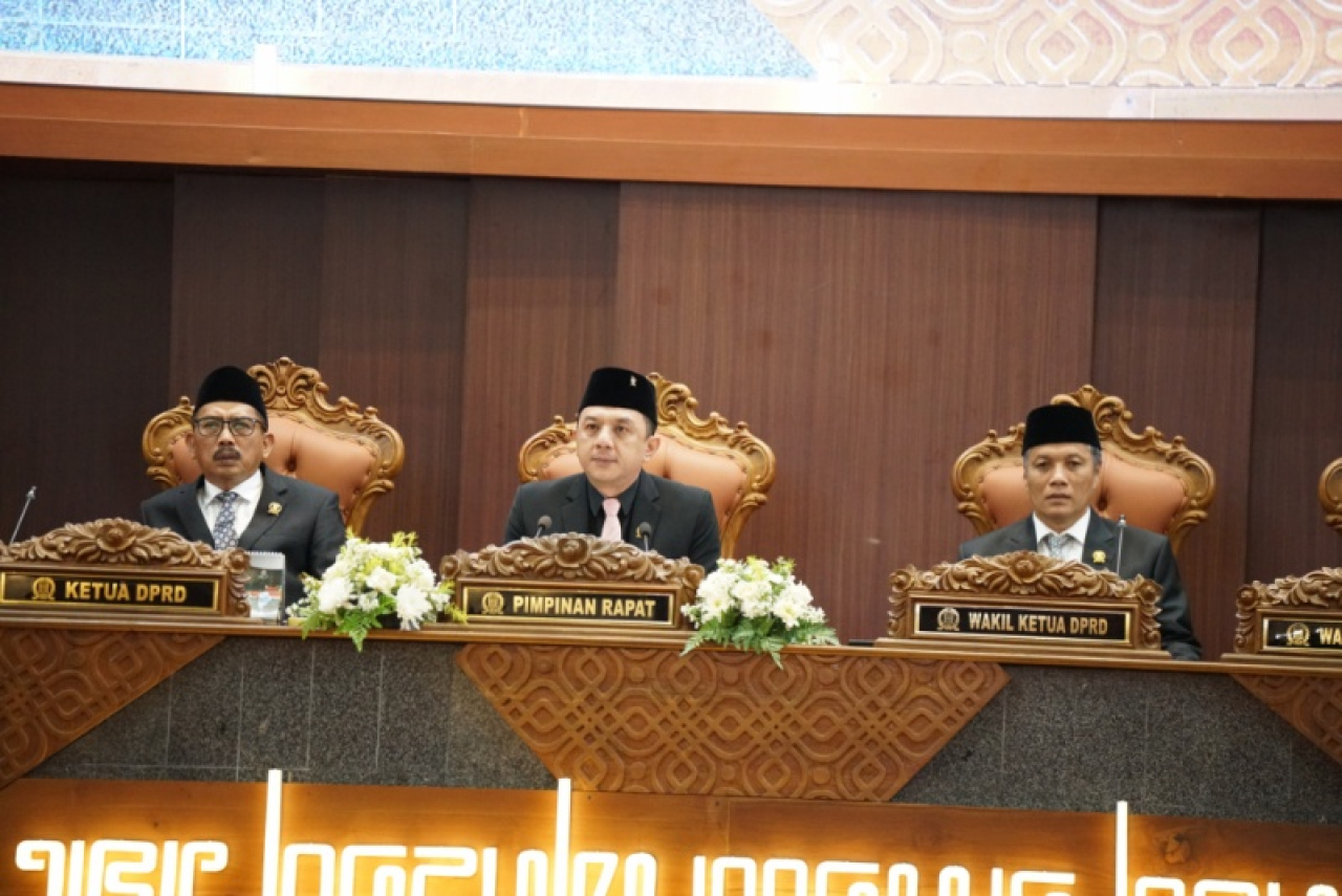 Ketua DPRD Jatim, Muhammad Musyafak Rouf di Paripurna DPRD Jatim.