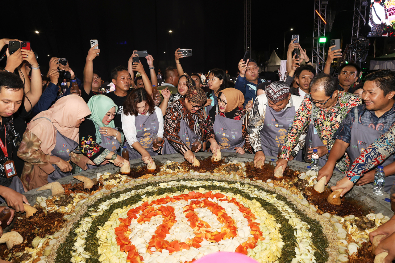 Festival Rujak Uleg Surabaya di THR