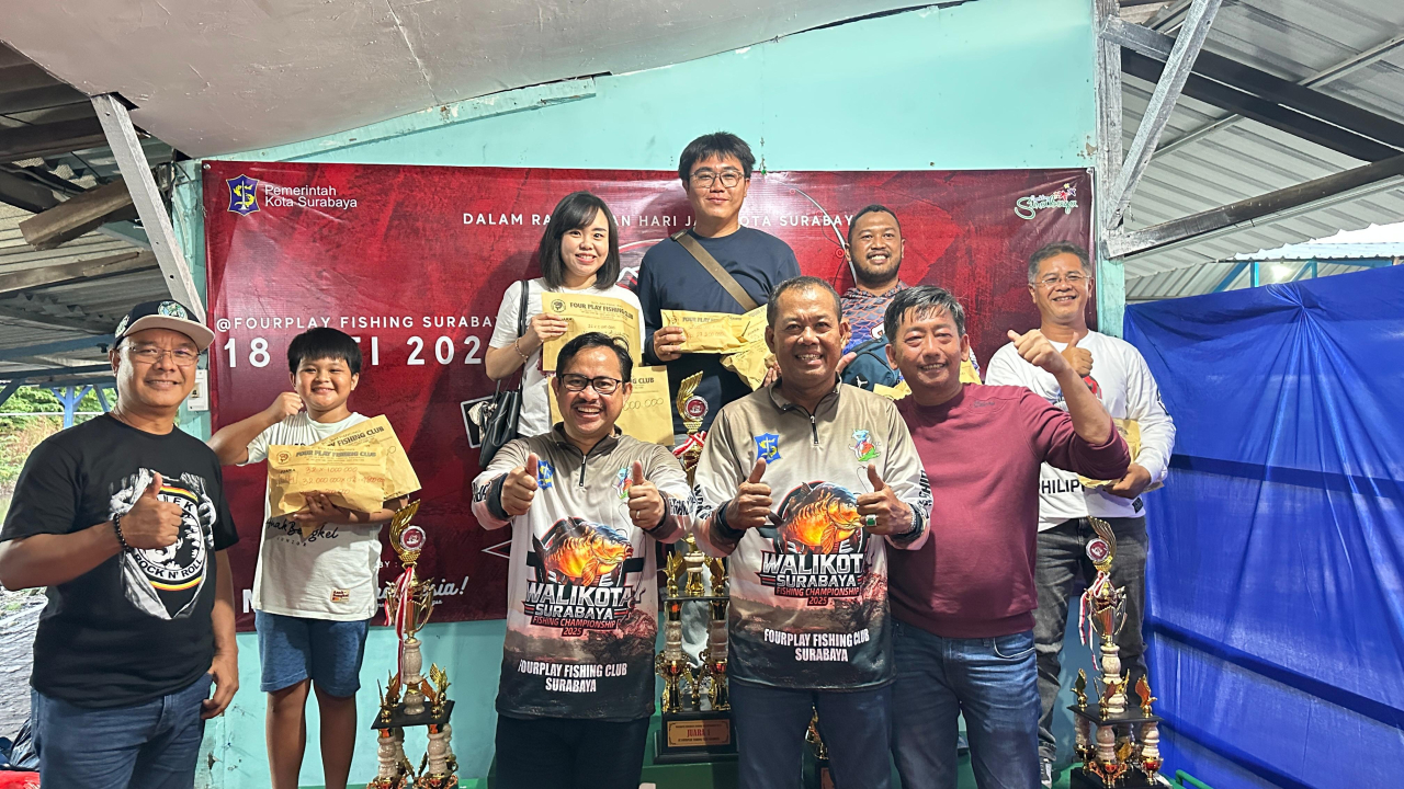 Pemkot Surabaya menggelar acara Walikota Surabaya Fishing Championship 2025 yang berlangsung meriah di Fourplay Fishing Surabaya, Jalan Memet Sastrowiryo No 3-5 Komplek AL, Kenjeran, Minggu (18/5/2025).