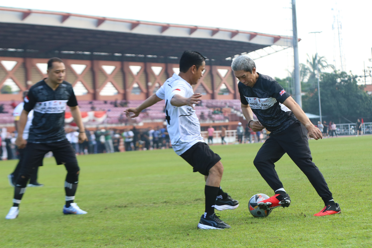 Mayor’s Fun Football Match menutup rangkaian Munas Apeksi 2025 di Surabaya