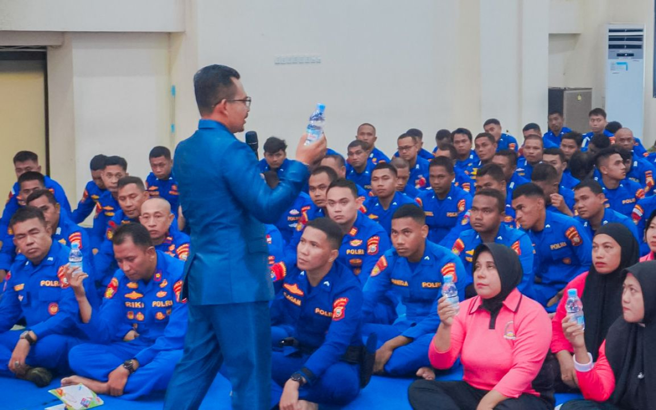 Ditpolairud Polda Maluku Utara menggelar kegiatan Self Healing Training and Emotional Cleansing di Aula Kieraha Polda Maluku Utara, Sabtu (24/05/2025).