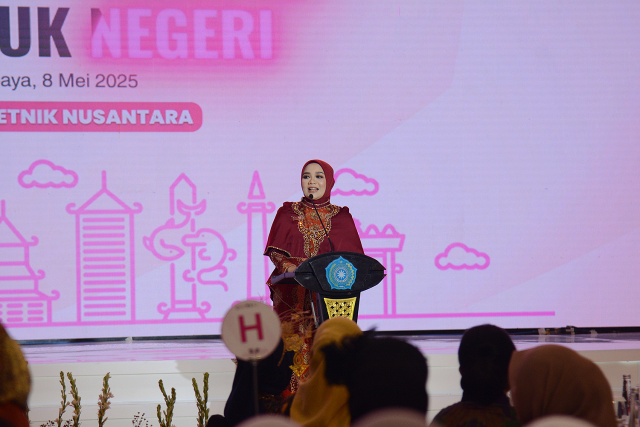 Ketua Tim Penggerak (TP) PKK Kota Surabaya, Rini Indriyani di Munas APEKSI 2025