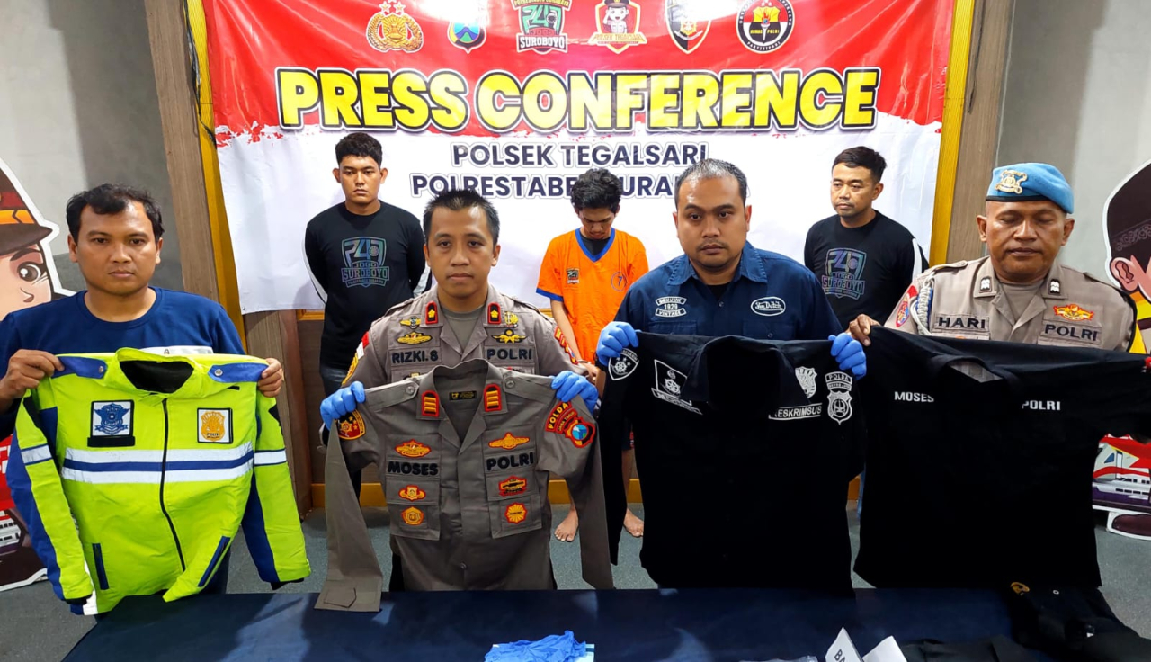 Kapolsek Tegalsari Kompol Rizki Santoso merilis kasus penipuan dengan modus polisi gadungan.