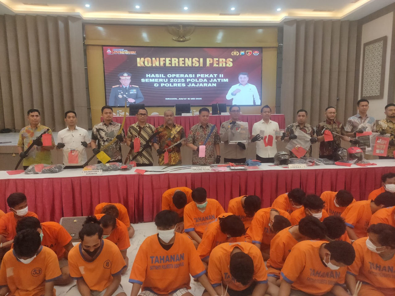 Para tersangka kriminalitas diamankan ke Mapolda Jatim