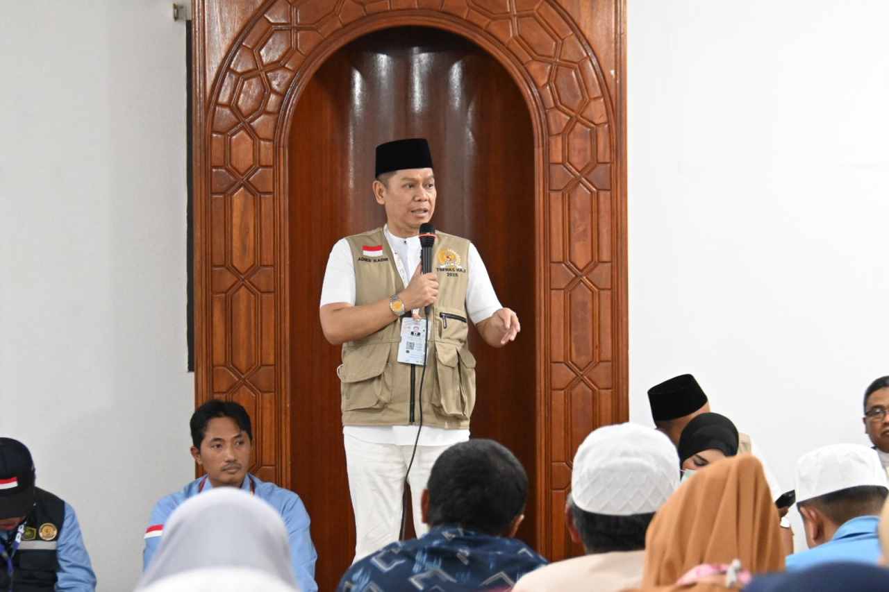 Anggota Timwas Haji Adies Kadir