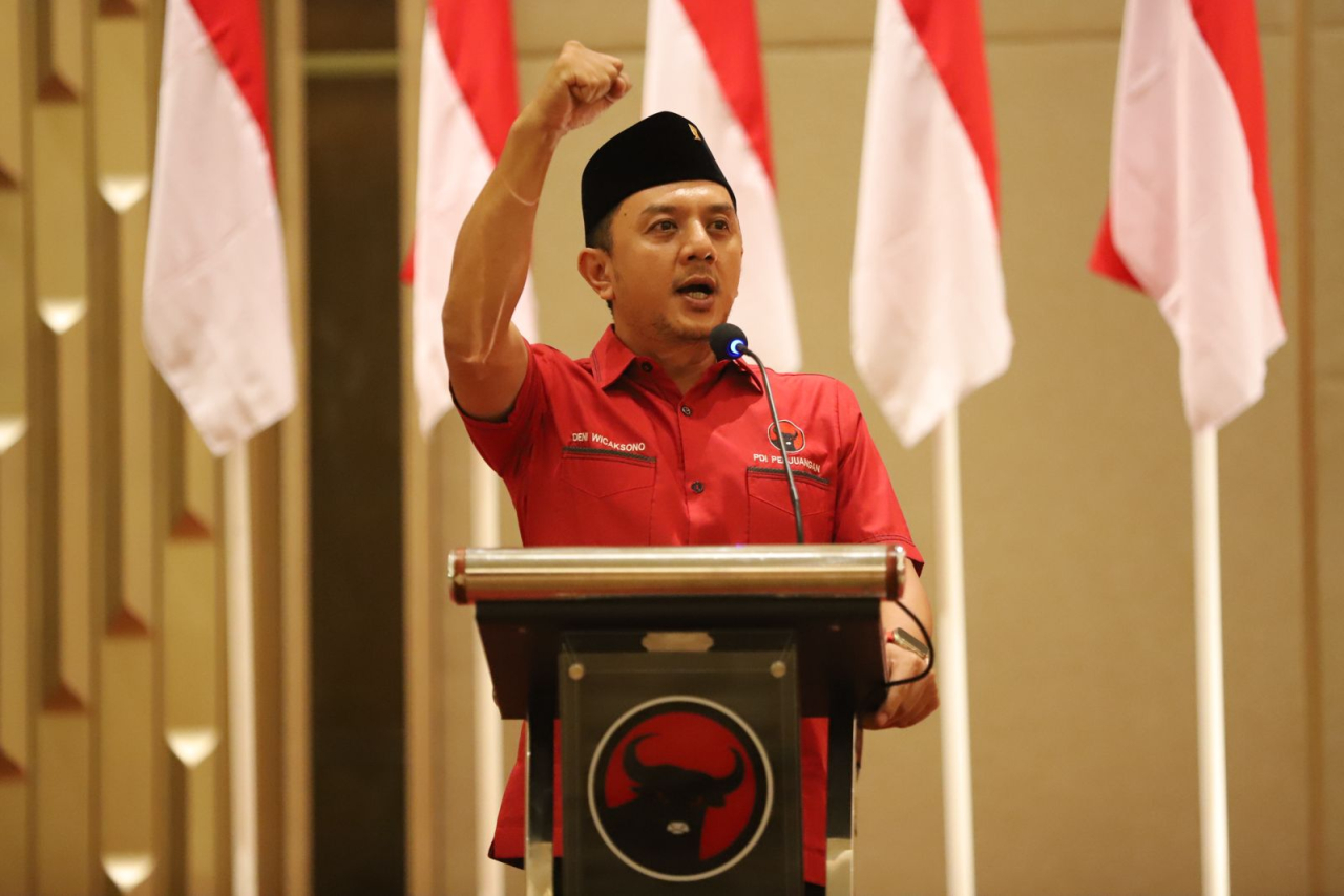 Wakil Ketua DPRD Jawa Timur Deni Wicaksono
