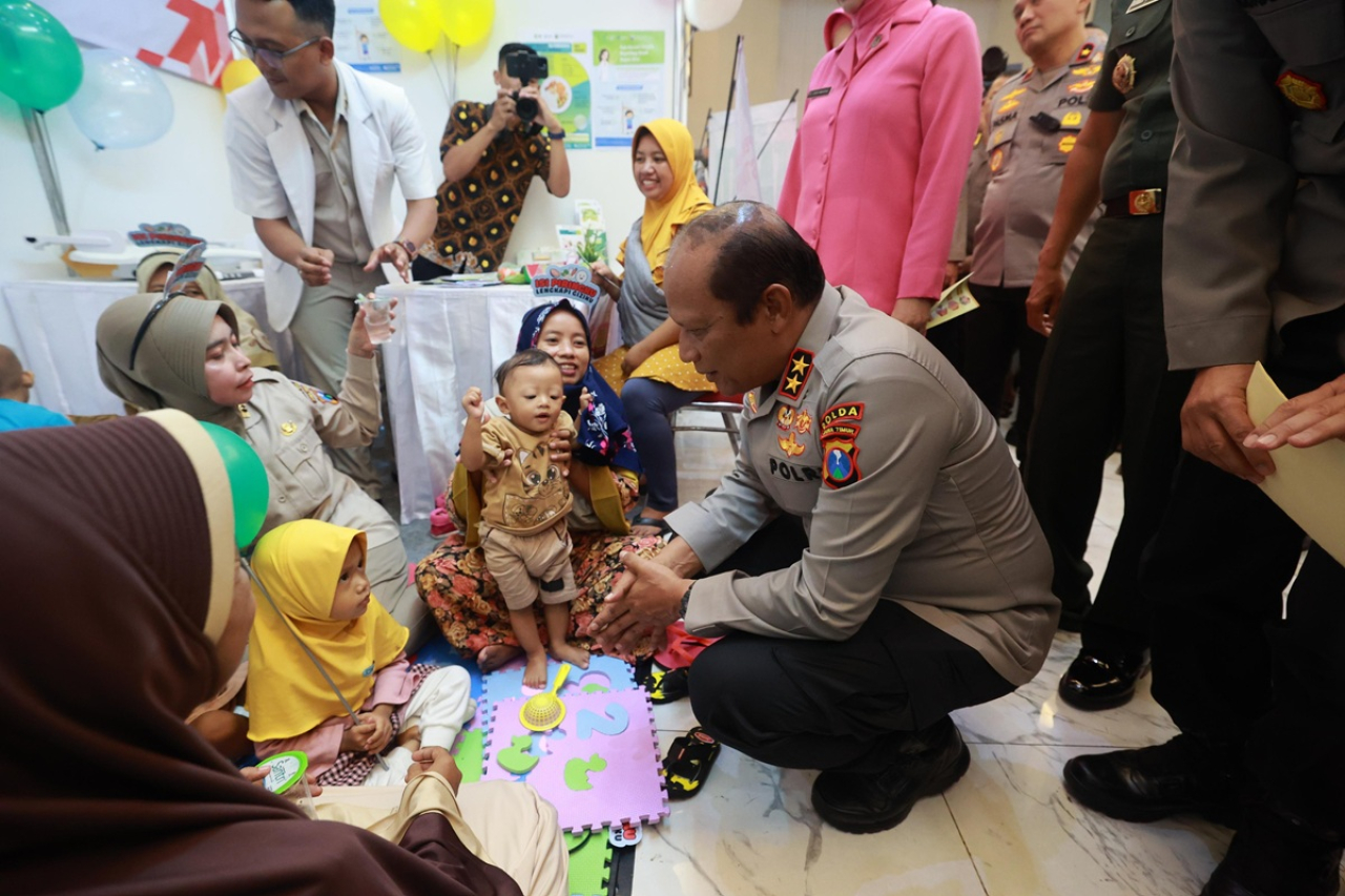 Pelayanan kesehatan gratis di gedung Mahameru, Polda Jatim