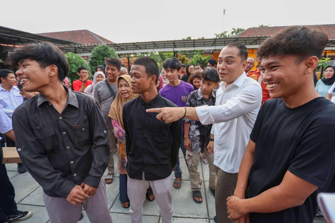 Pemkot Surabaya bergerak proaktif dengan menghadirkan Rumah Ilmu Arek Suroboyo (RIAS)