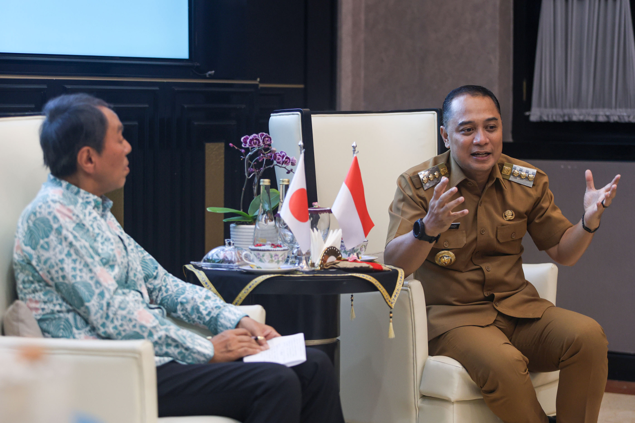 Wali Kota Surabaya Eri Cahyadi menemui Takonai Susumu