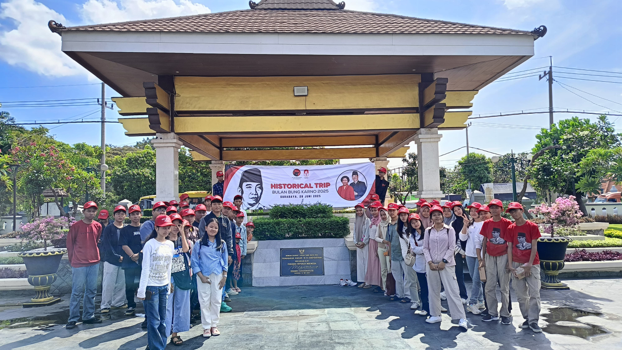 Ratusan anak-anak kader PDI Perjuangan Kota Surabaya mengikuti kegiatan Soekarno Trip ke-2, Sabtu (28/6/2025)