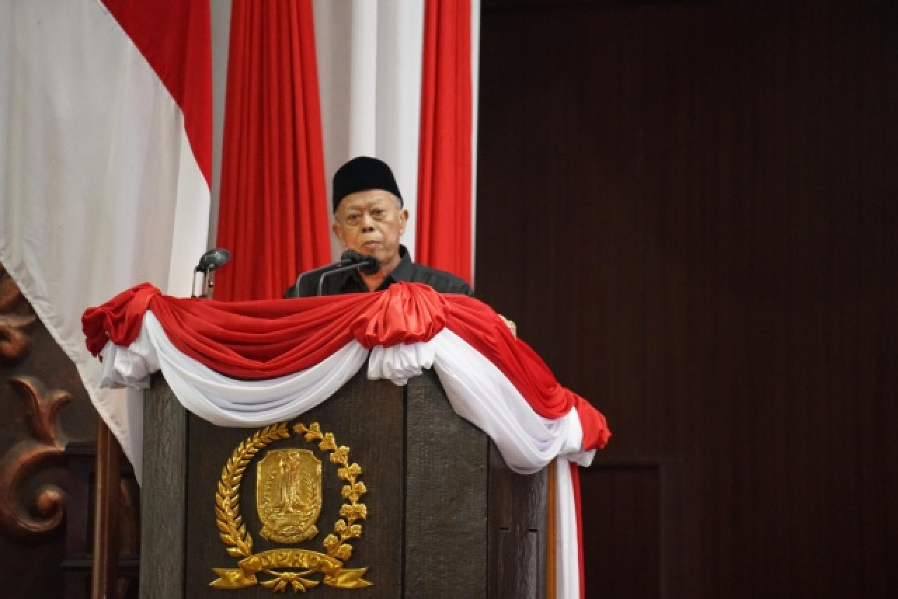 Kusnadi saat masih menjabat Ketua DPRD Jatim