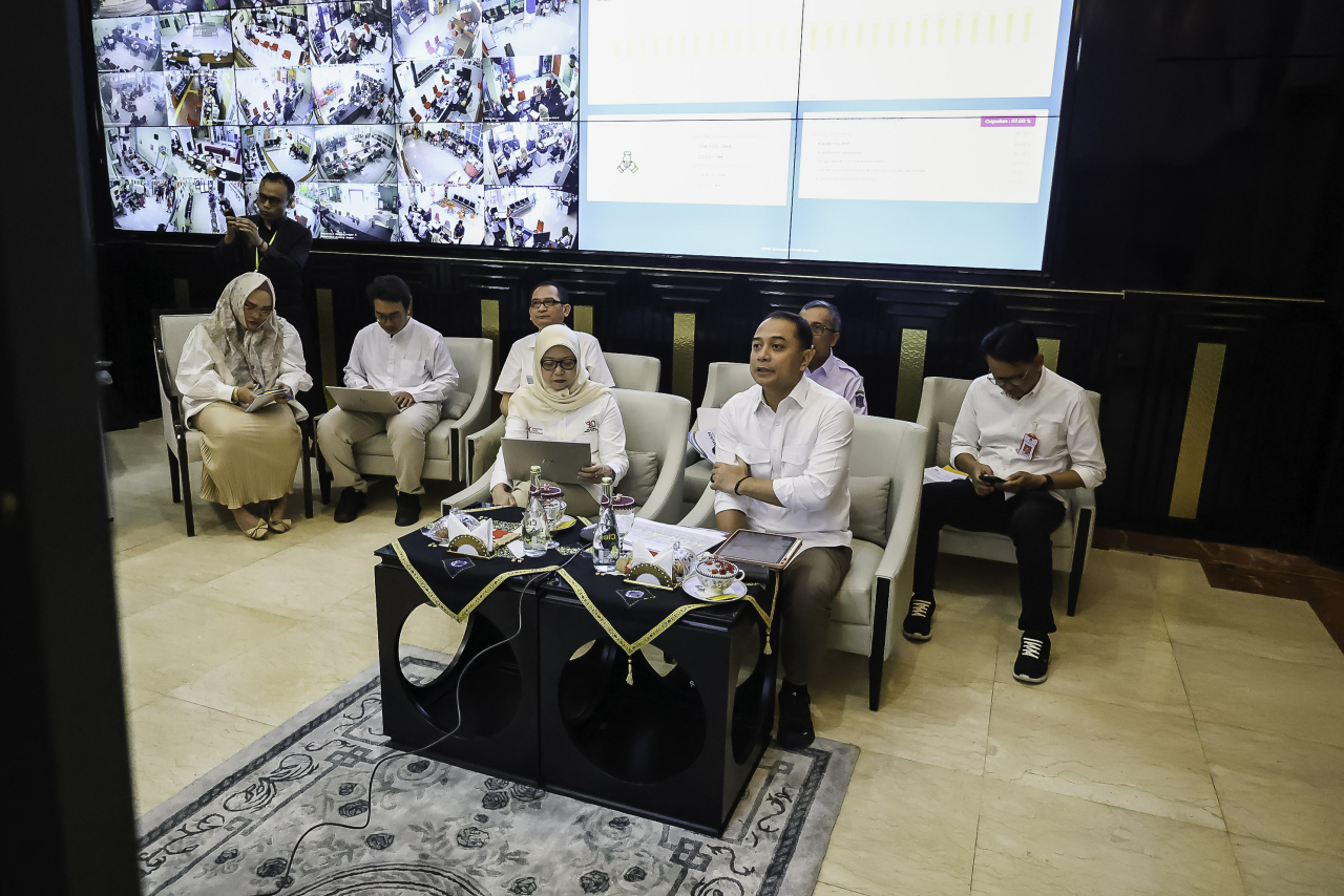 Wali Kota Surabaya, Eri Cahyadi dalam acara virtual assessment TPAKD Award 2025