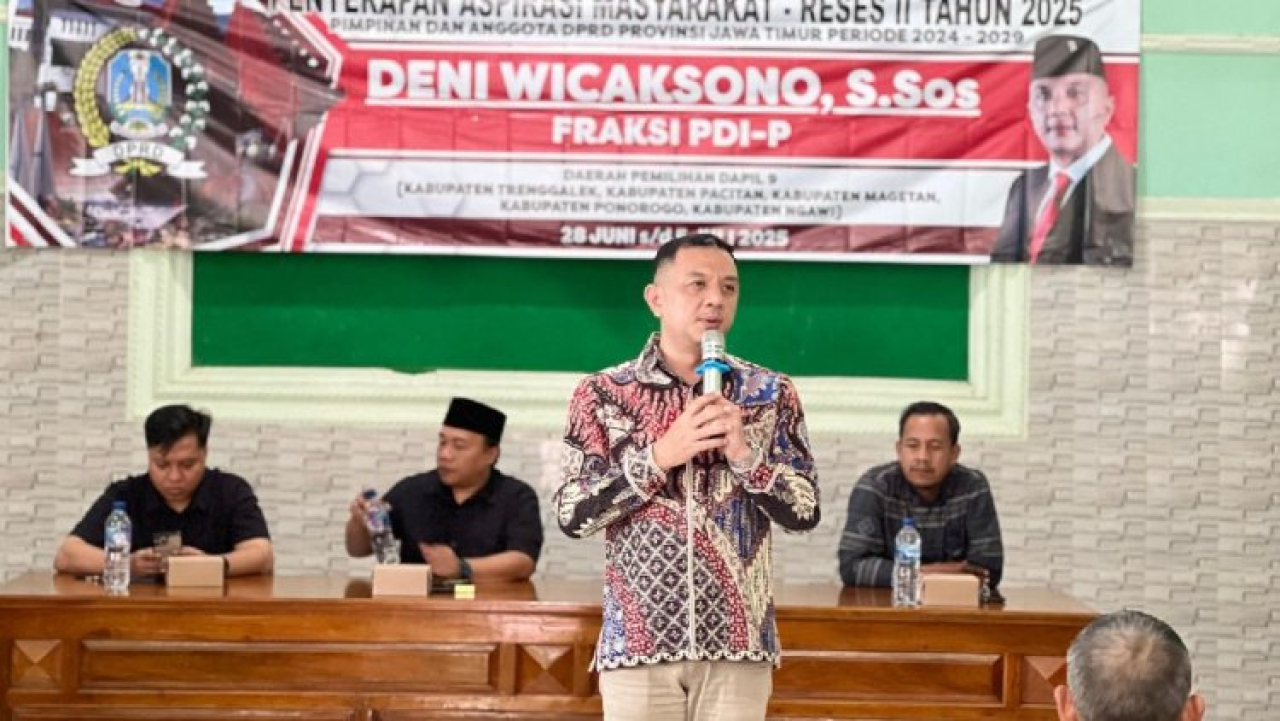 Wakil Ketua DPRD Jawa Timur, Deni Wicaksono