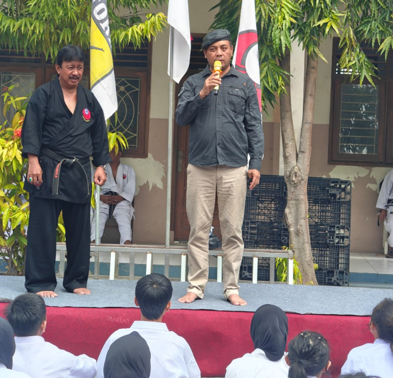 Ketua Pengprov INKADO Jatim Firman Syah Ali dalam kegiatan UKT di Pondok Pesantren Karate Al-Ali Gresik