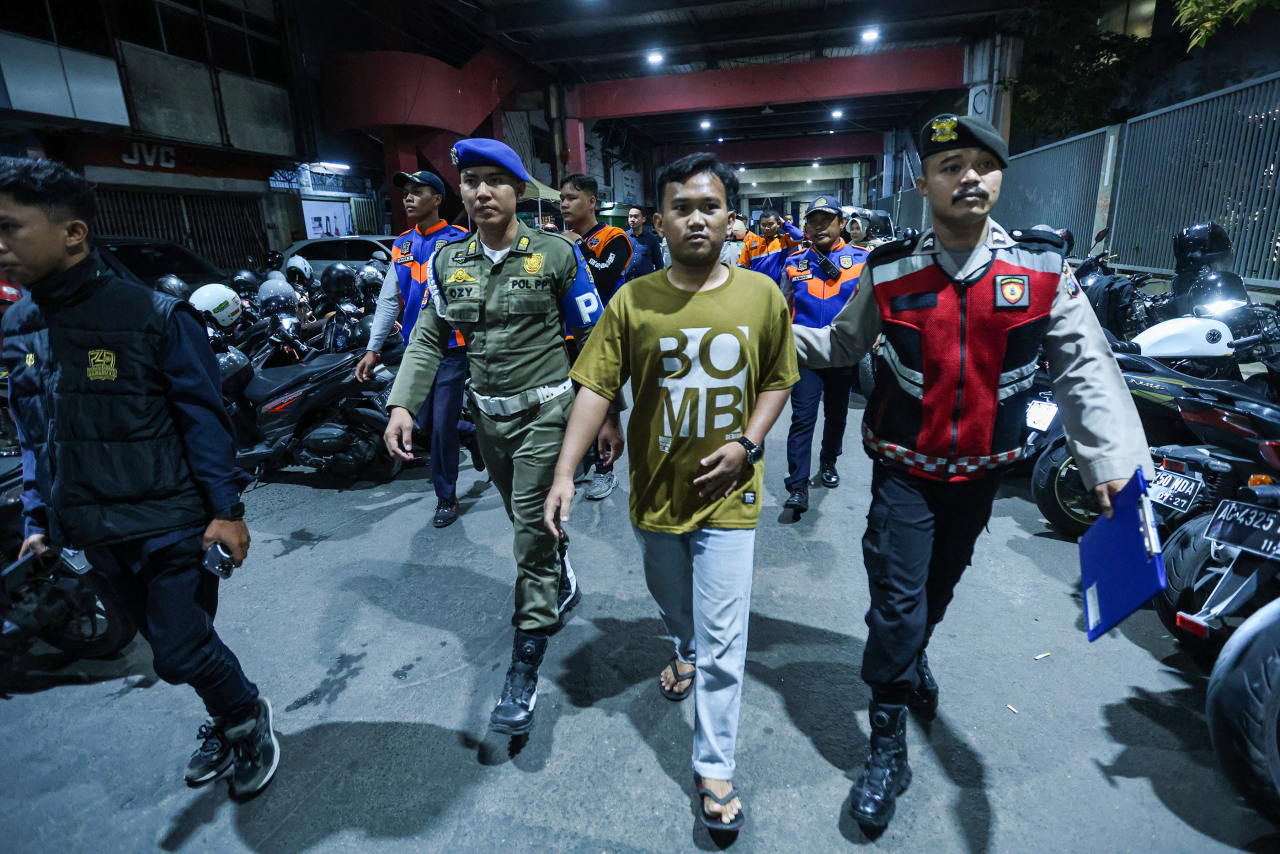 Pemkot Surabaya bersama Sat Samapta Polrestabes Surabaya