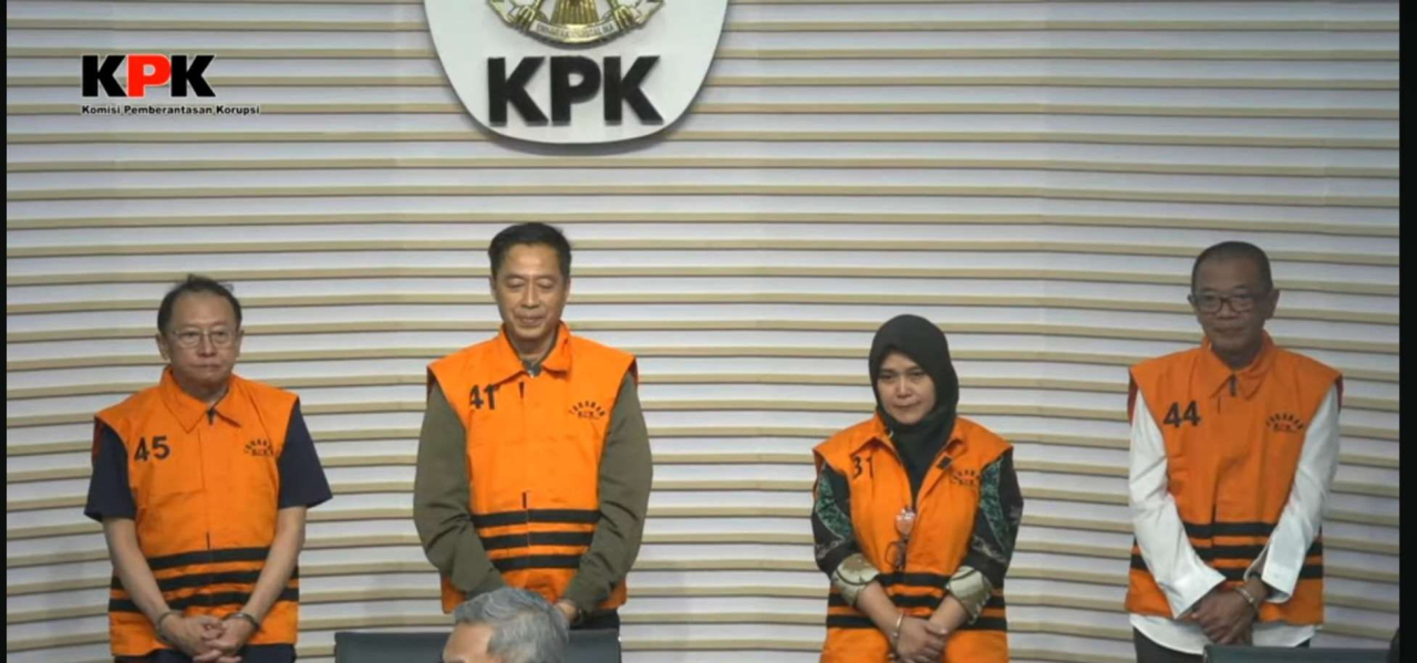 Empat tersangka dugaan penerimaan gratifikasi pemerasaan izin TKA di Kemnaker. (Foto: Youtube KPK RI)