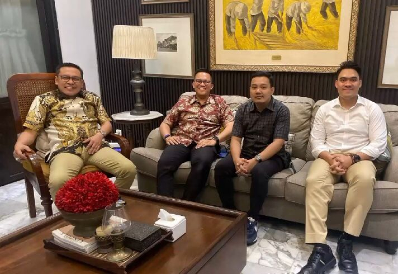 Wakil Ketua DPRD Surabaya Arif Fathoni, Ketua Kadin Surabaya Ali Affandi, Anggota Komisi C DPRD Jatim Fuad Bernardi, dan Ketua DPC Gerindra Surabaya sekaligus Anggota Komisi E DPRD Jatim, Cahyo Harjo Prakoso.