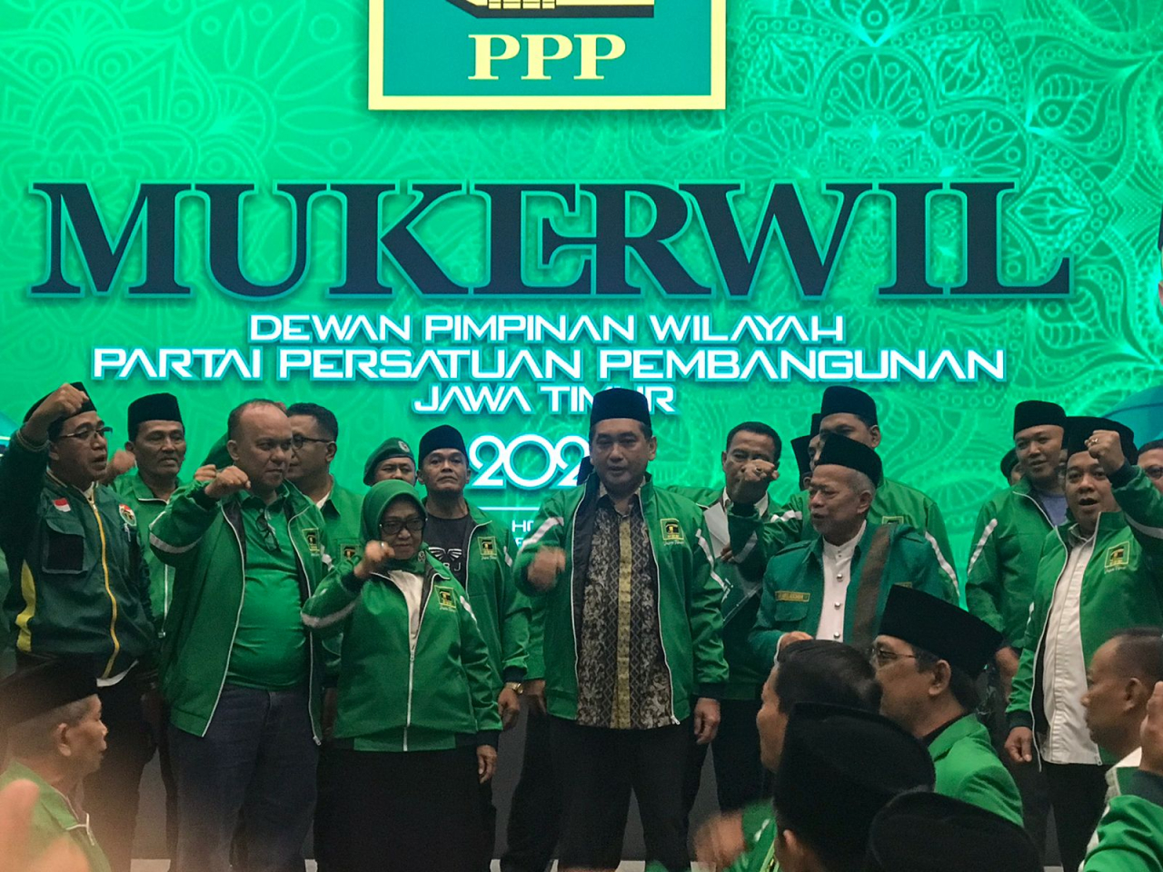 Hj mundjidah wahab bersama Agus suparmanto bersama kader PPP Jawa timur