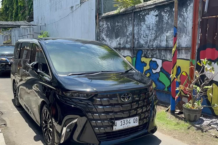 Polda Jatim Selidiki Dugaan Nopol Palsu Mobil yang Dipakai Gubernur Khofifah