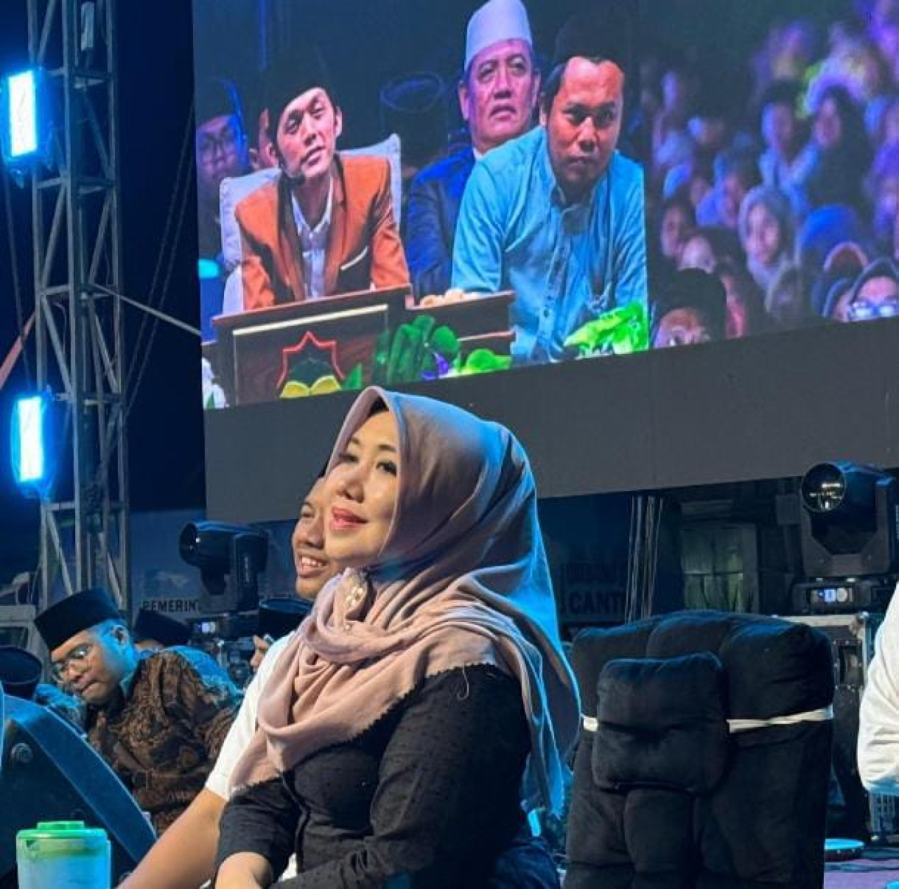 Lia Istifhama menghadiri pengajian Mahabbarosul di Desa Sumber Mulyo, Jombang