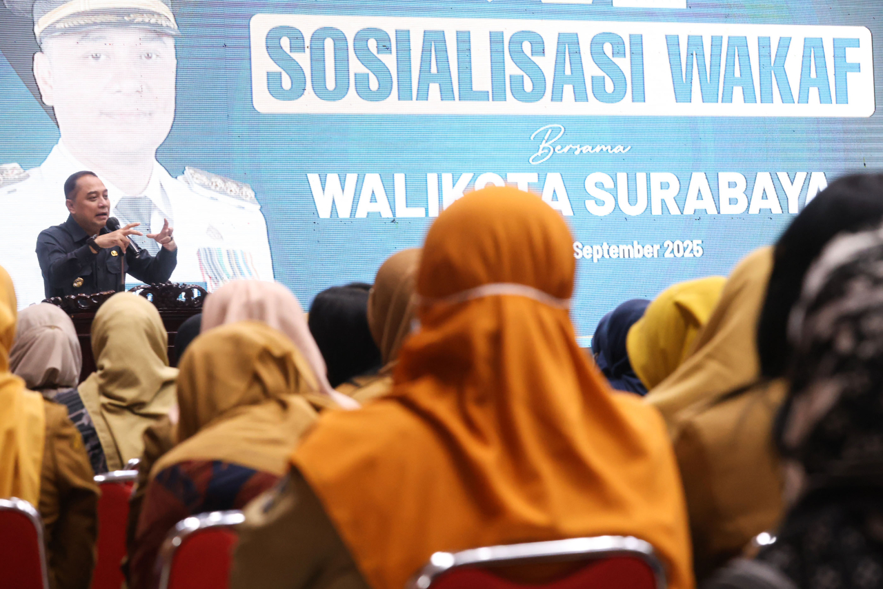Wali Kota Surabaya Eri Cahyadi saat beri pengarahan