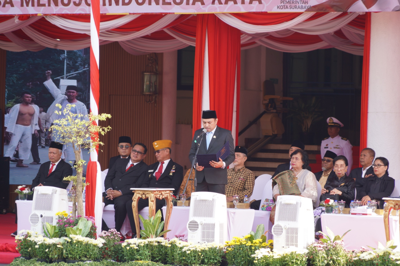 Wakil Ketua DPRD Surabaya Bahtiyar Rifa'i saat membacakan ikrar Pancasila