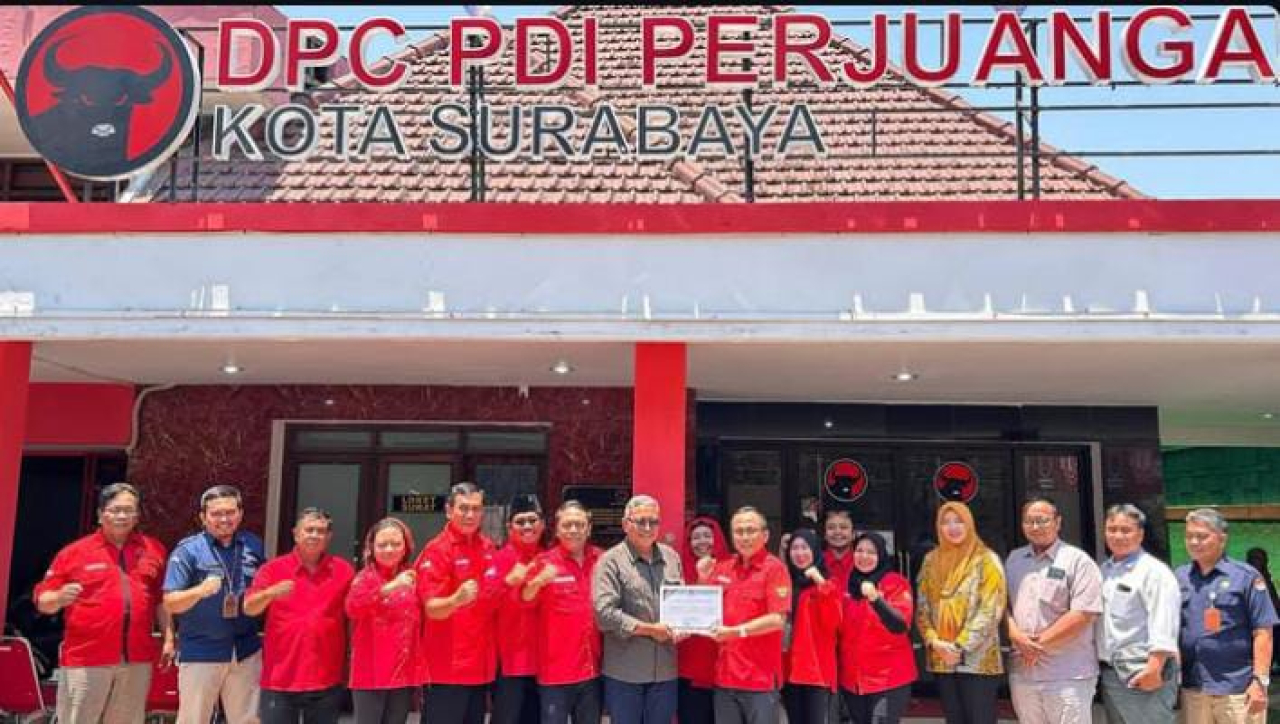 Pengurus KPU Surabaya saat berkunjung ke DPC PDIP Surabaya